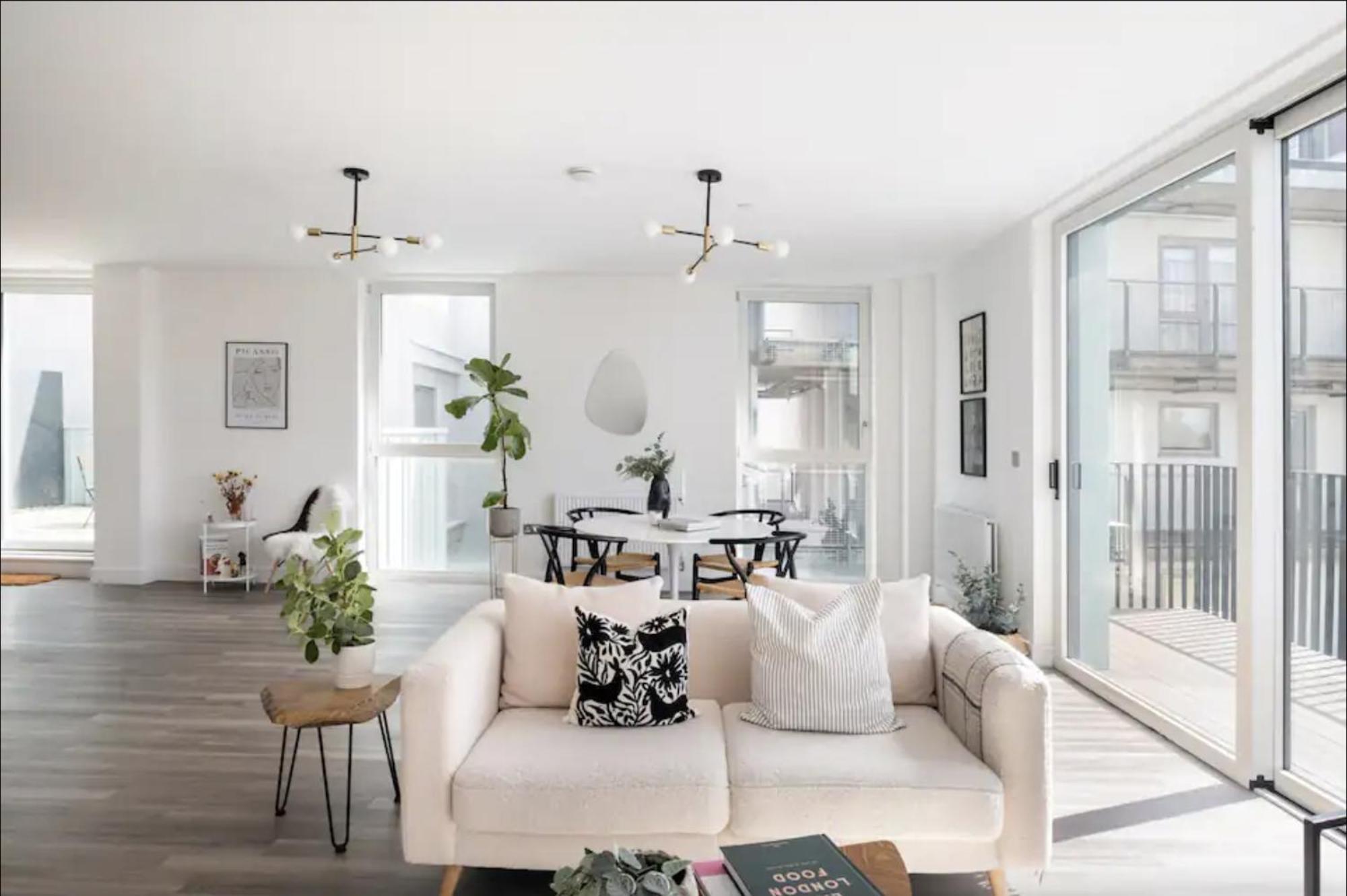 Scandi Style Flat In With Private Terrace * London