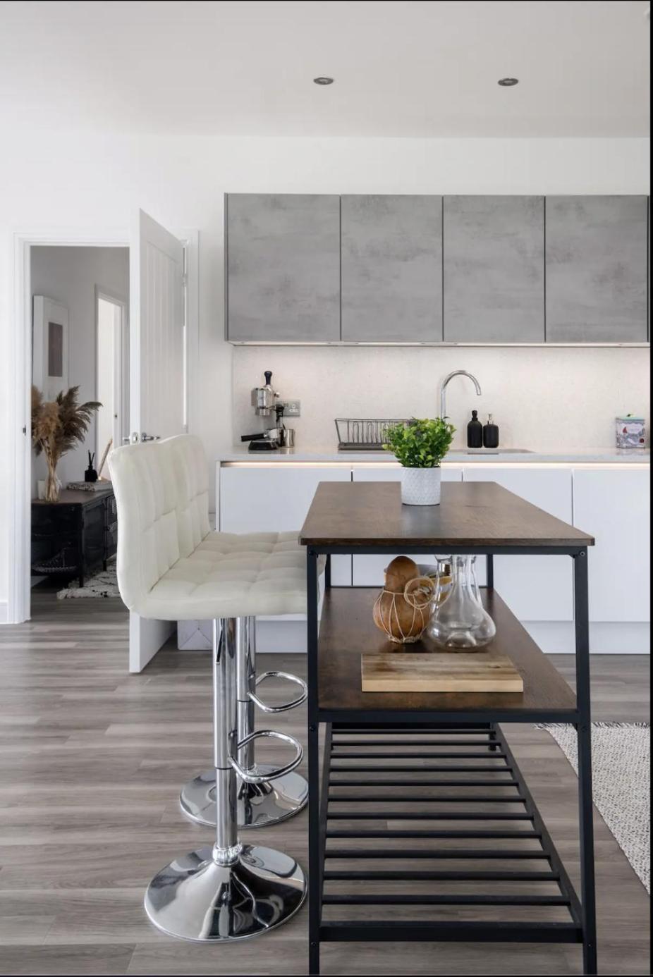 Scandi Style Flat In With Private Terrace Londra